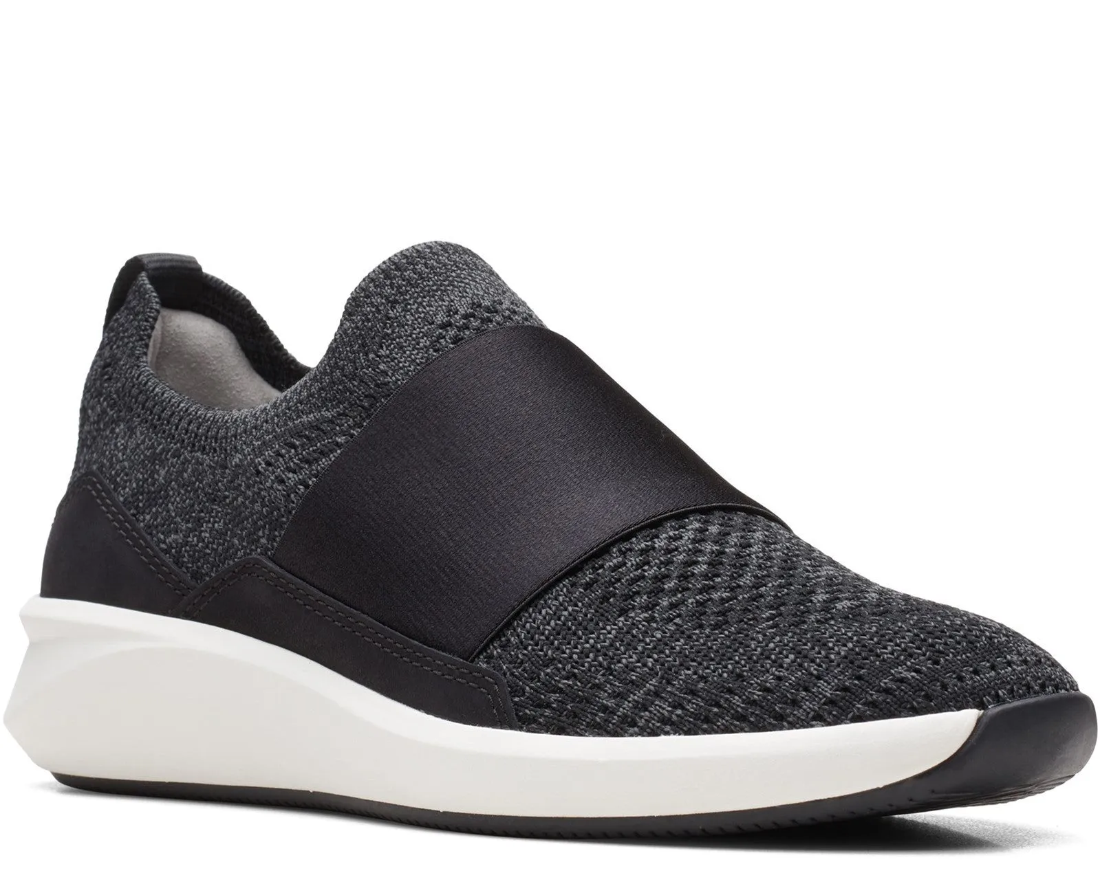 Clarks Un Rio Knit Womens Slip On Trainer