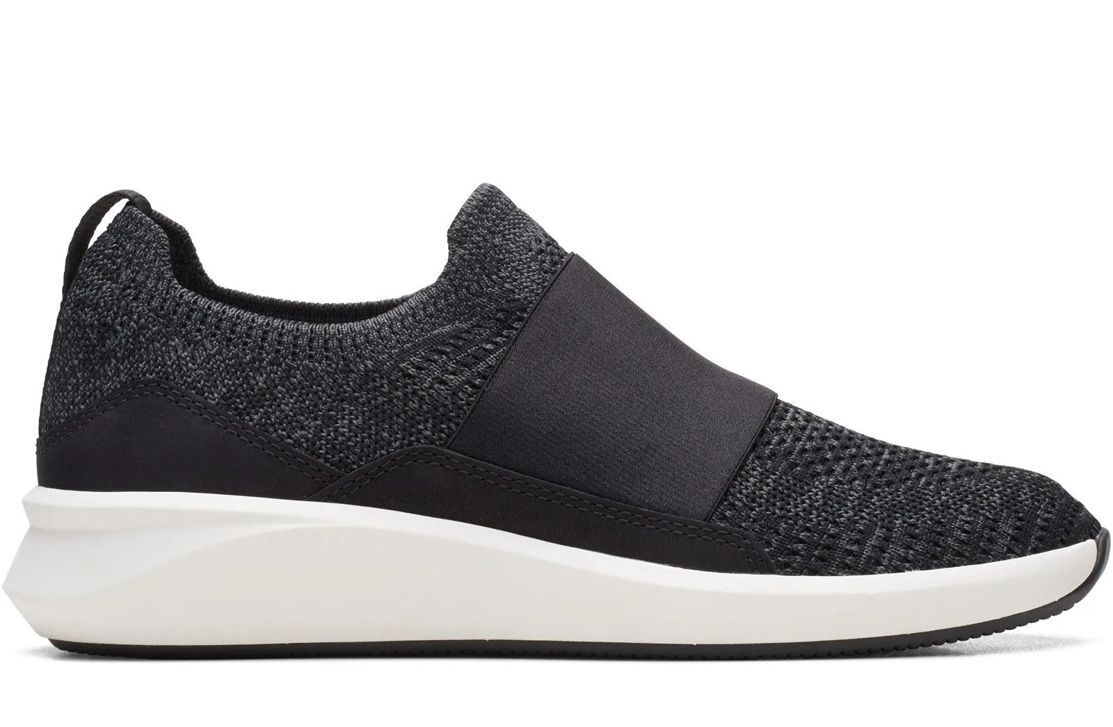 Clarks Un Rio Knit Womens Slip On Trainer