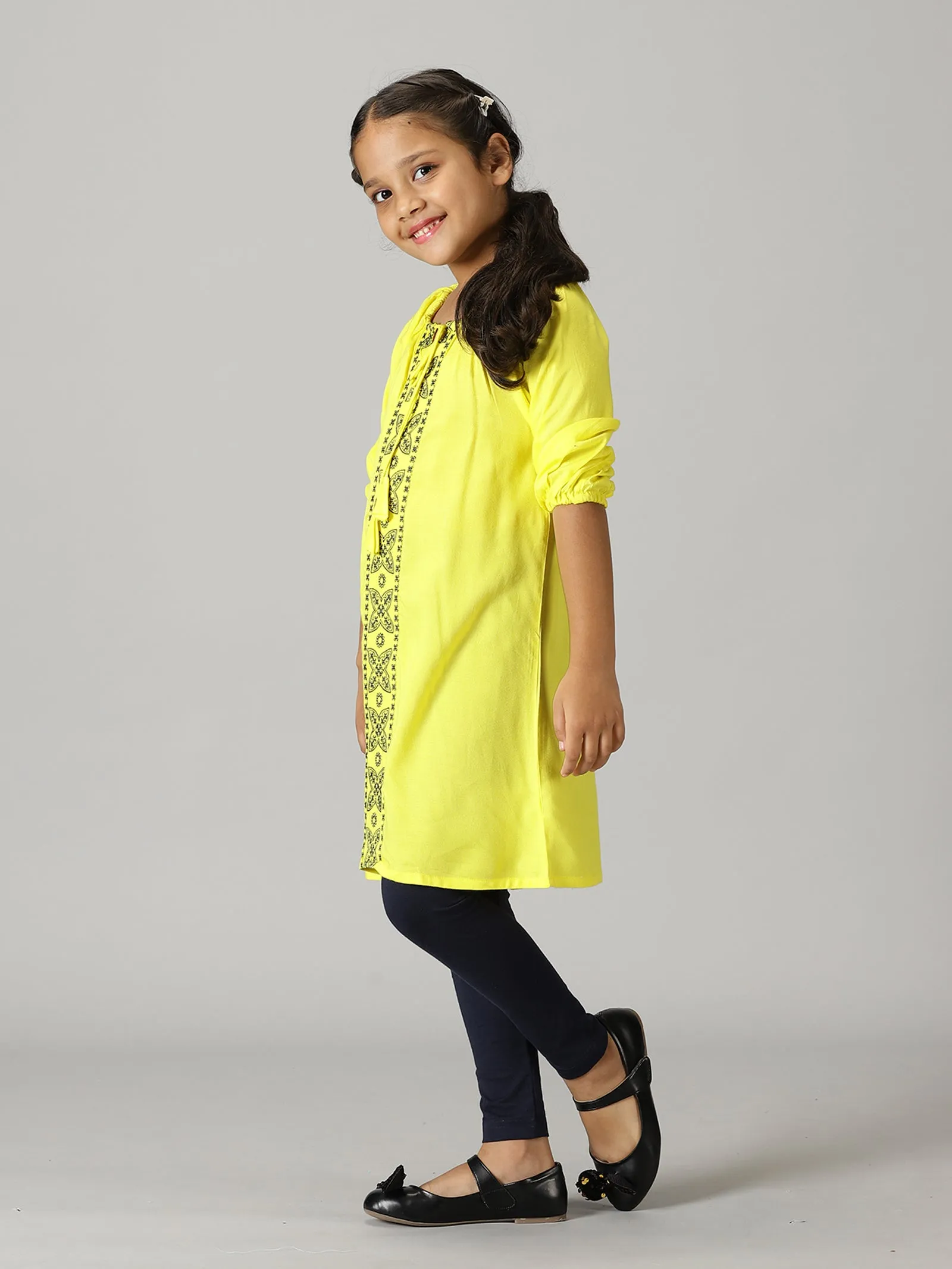 Girls Full Sleeve Neck Tie Up Kurta & Lycra Legging Set