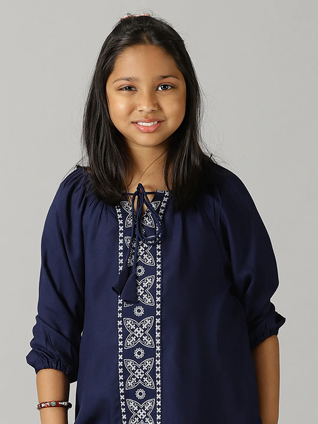 Girls Full Sleeve Neck Tie Up Kurta