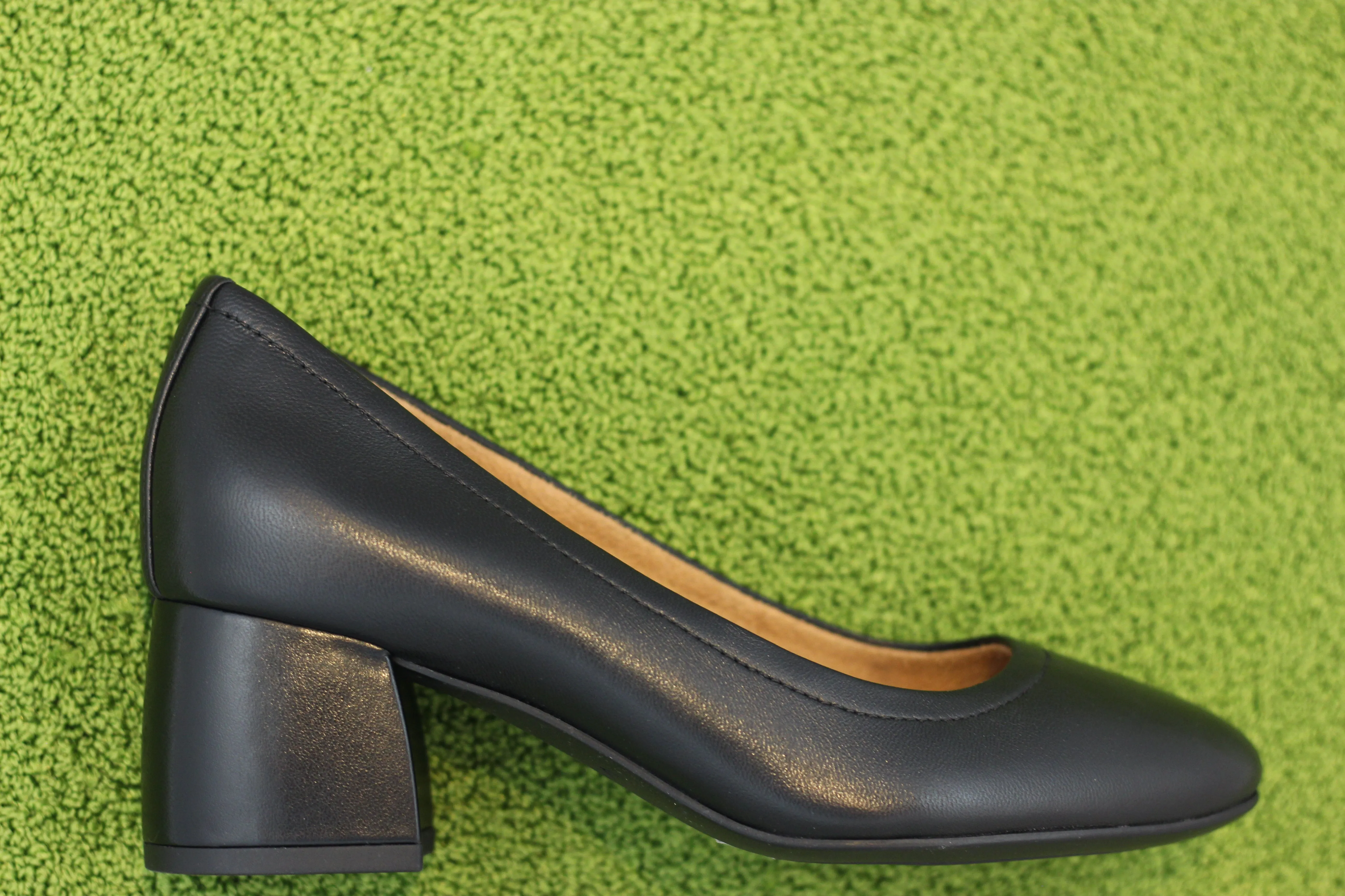 Women's Carmel Pump - Black Leather