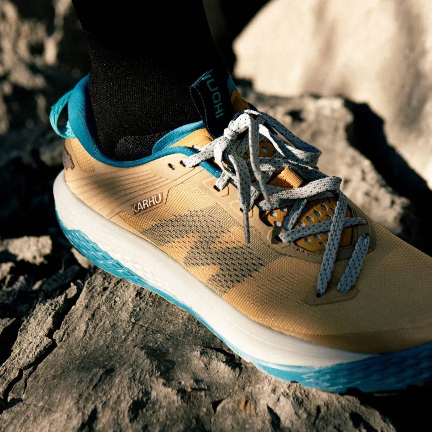 WOMEN'S IKONI TRAIL 1.0 - NEW WHEAT / CRYSTAL TEAL